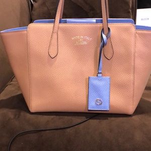 Gorgeous Gucci Tan/Light Blue Leather tote